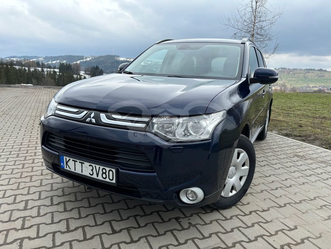 Mitsubishi Outlander III 2.2 DID Intense + 4WD 2014