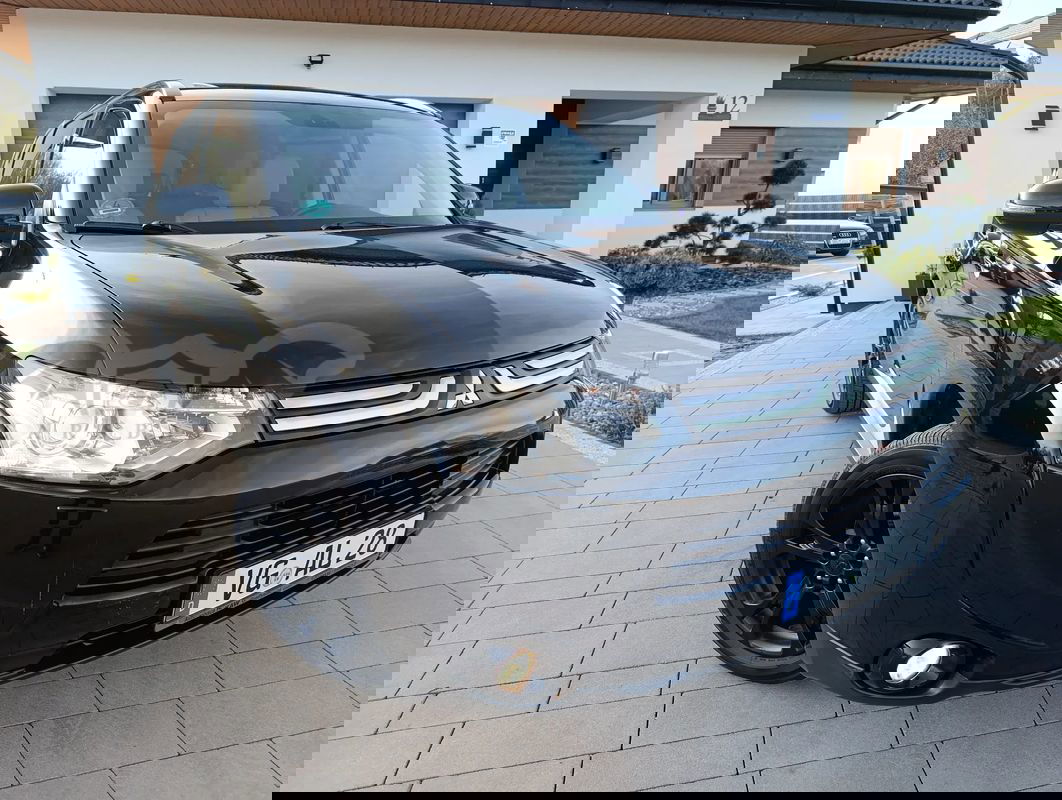 Mitsubishi Outlander III 2012
