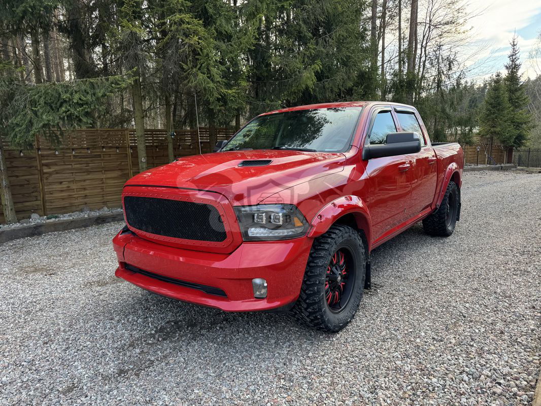 Dodge RAM 1500 5.7 4x4 2015