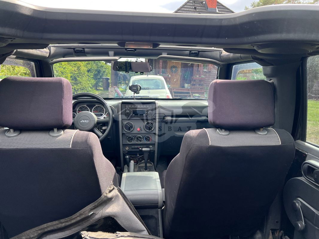 Jeep Wrangler III Unlimited 3.8 Sahara 2010