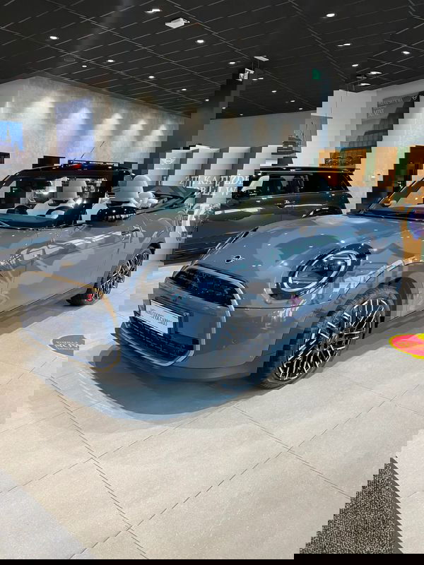 Mini Cooper Linia Favoured 2024