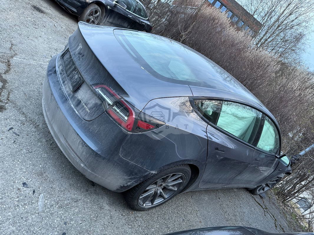 Tesla Model 3 Langstreckenbatterie Allradantrieb Dual Motor 2021