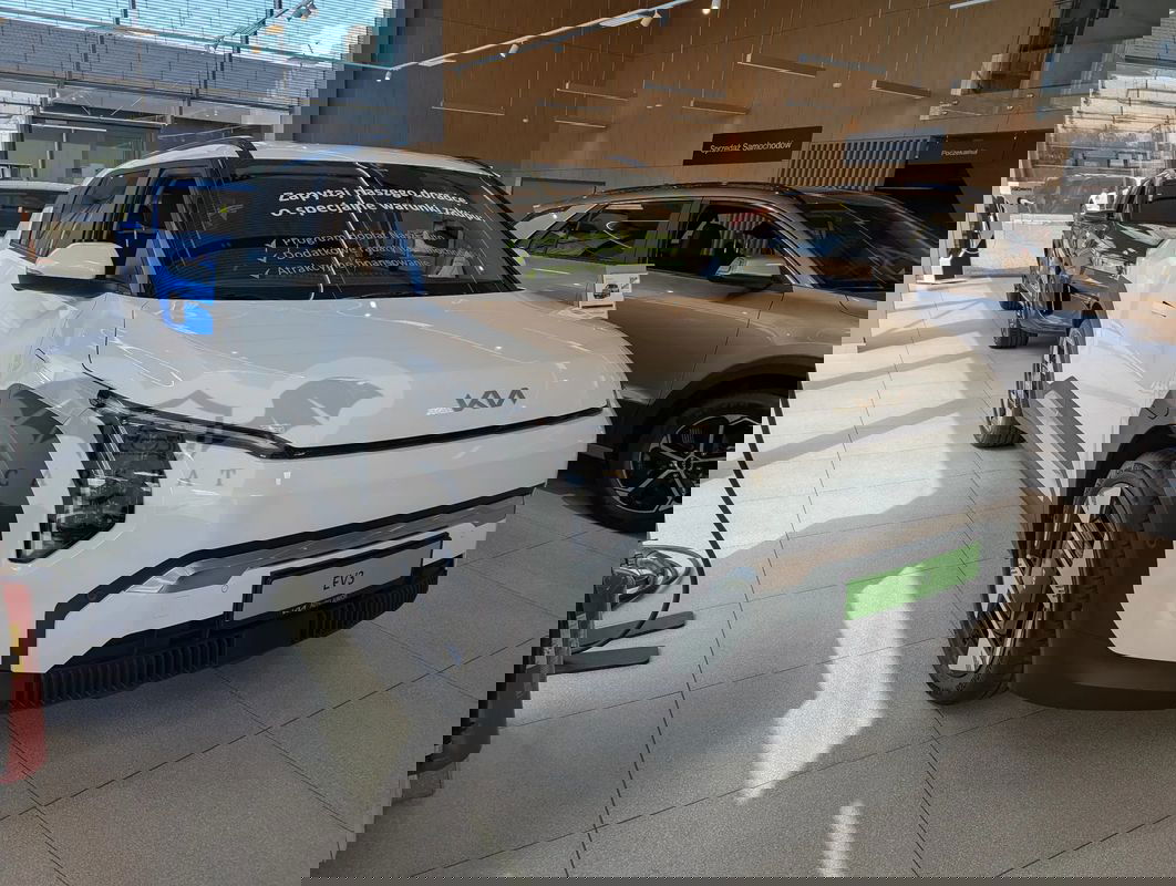 Kia EV3 81.4kWh Business Line 2024