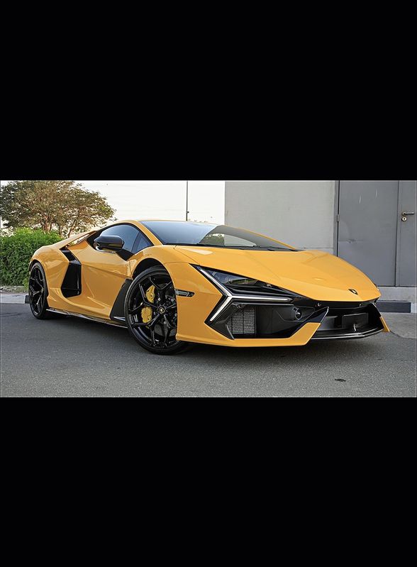 Lamborghini Revuelto 2024
