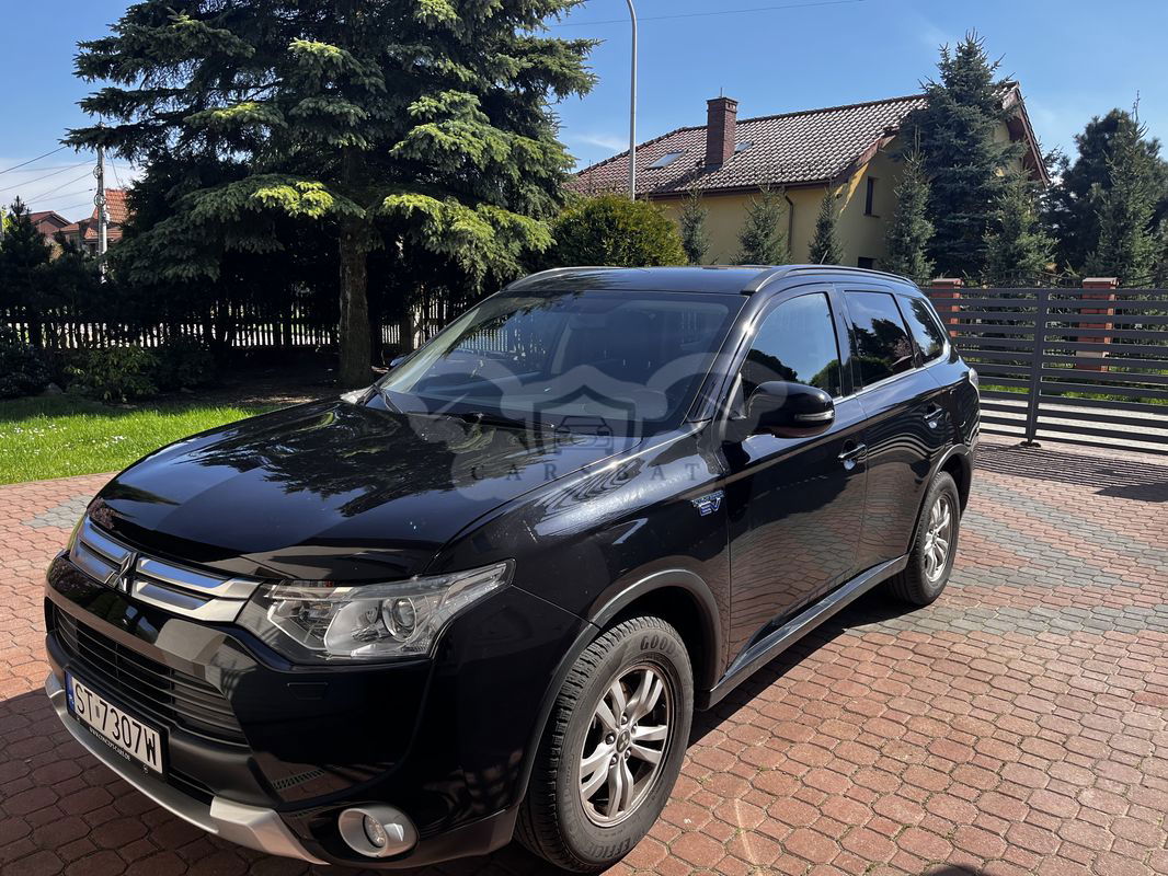 Mitsubishi Outlander III 2.0 4WD Plug-In Hybrid 2013