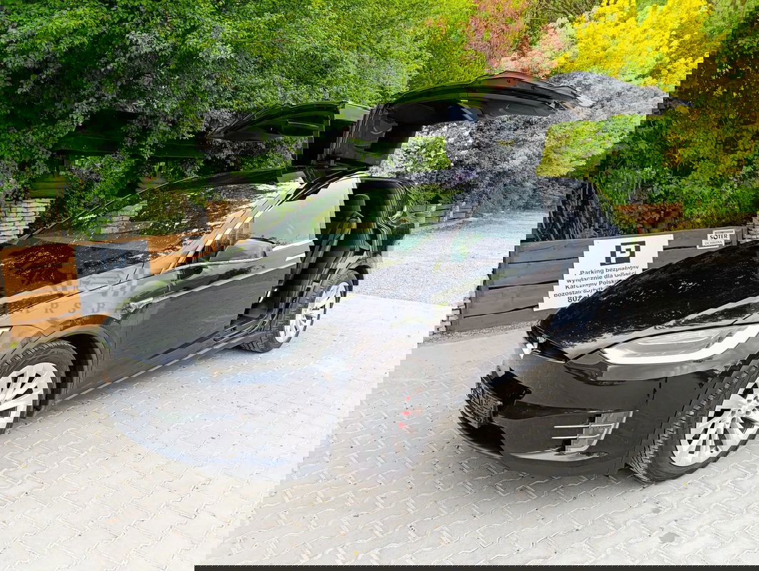 Tesla Model X Long Range Plus 2016