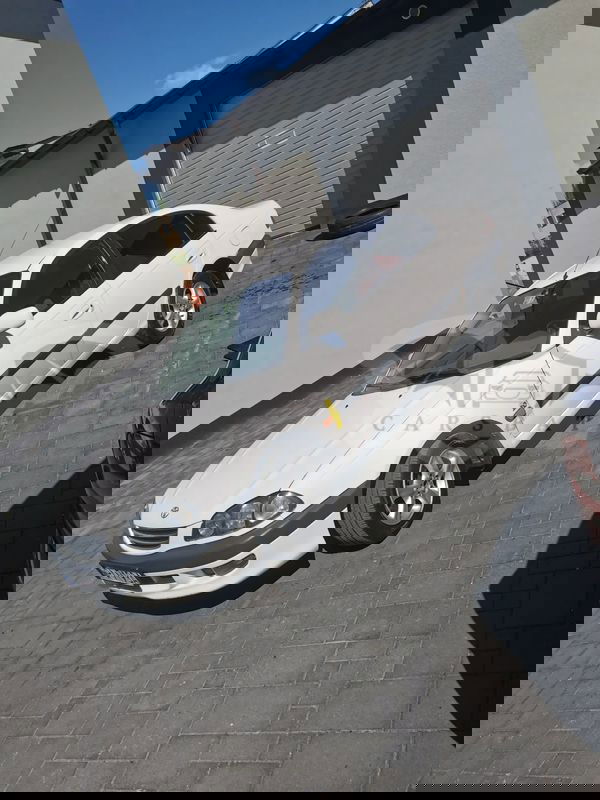 Toyota Avensis I 2.0 Sol 1998