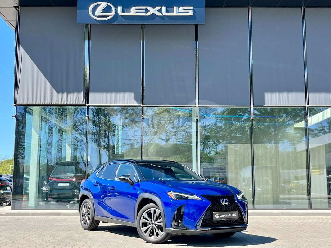 Lexus UX 2024