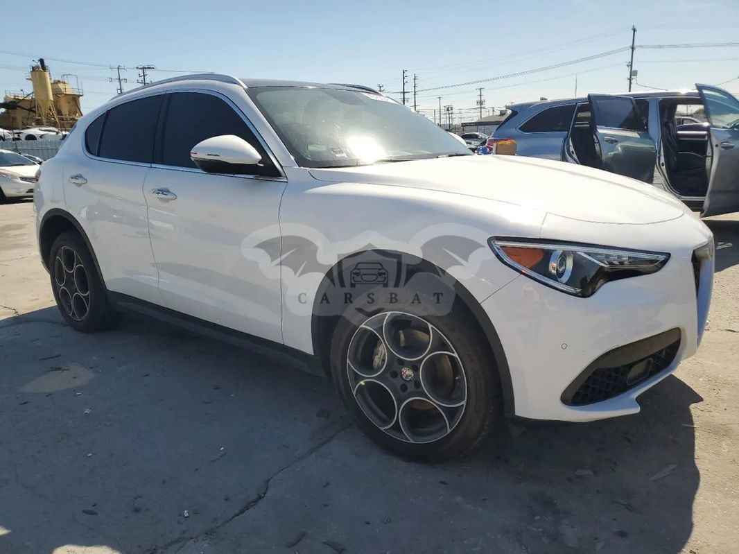 Alfa Romeo Stelvio 2017