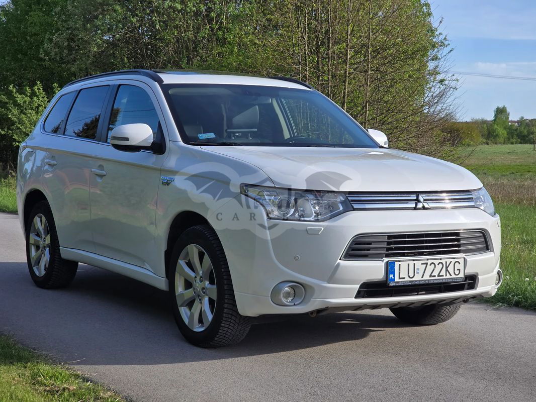 Mitsubishi Outlander III 2.0 4WD Plug-In Hybrid Top 2013