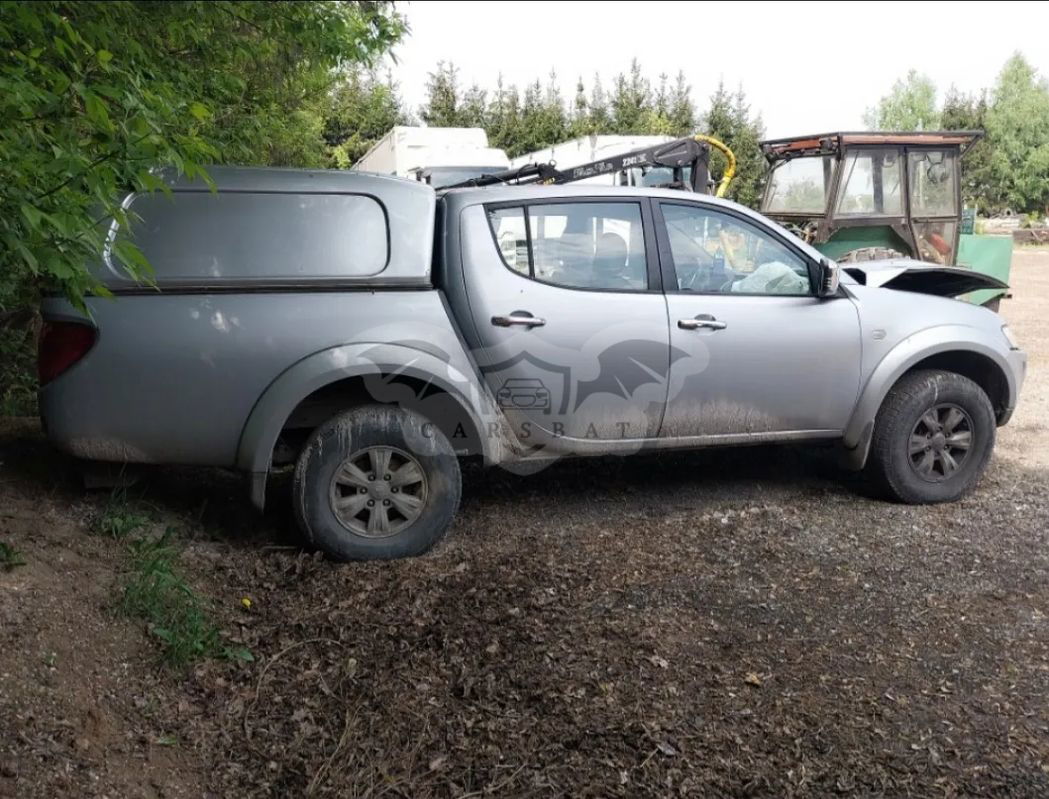 Mitsubishi L200 2012