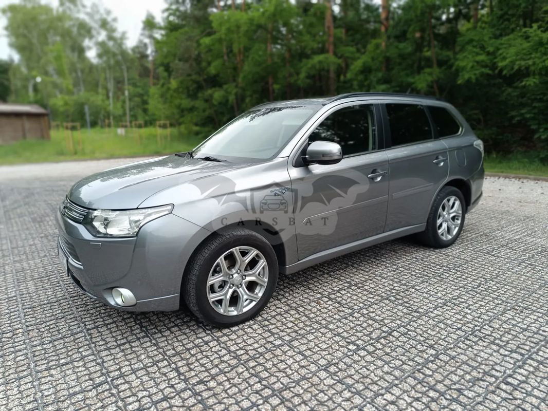 Mitsubishi Outlander III PHEV Instyle NAVI 2014