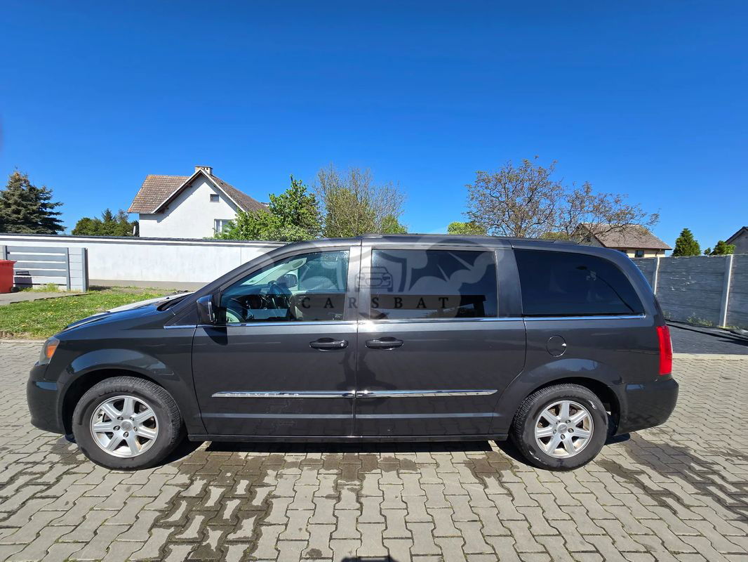 Chrysler Town & Country V 2011