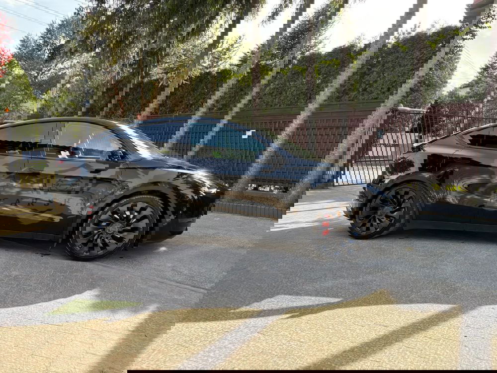 Tesla Model Y Performance AWD 2024