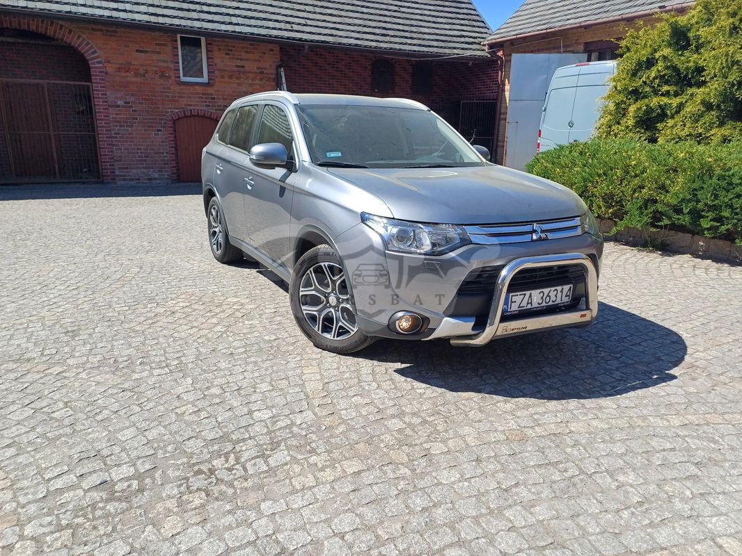 Mitsubishi Outlander III 2.2 DID Instyle Navi 2014