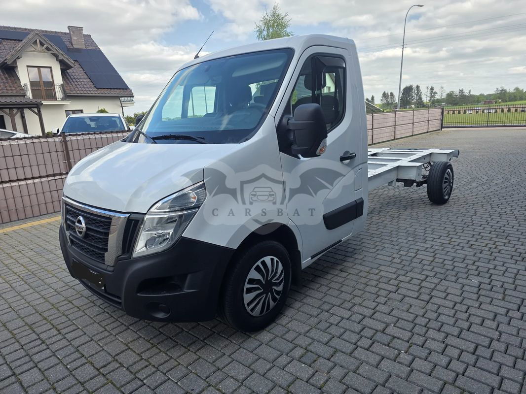 Nissan NV400 2021