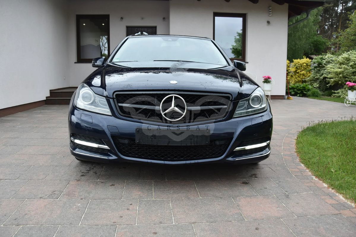 Mercedes-Benz C W204 200 CGI BlueEff Avantgarde 2011
