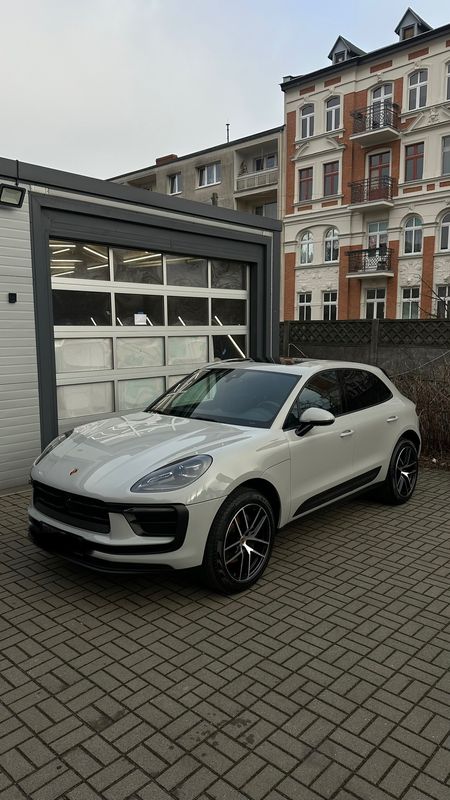 Porsche Macan I 2023