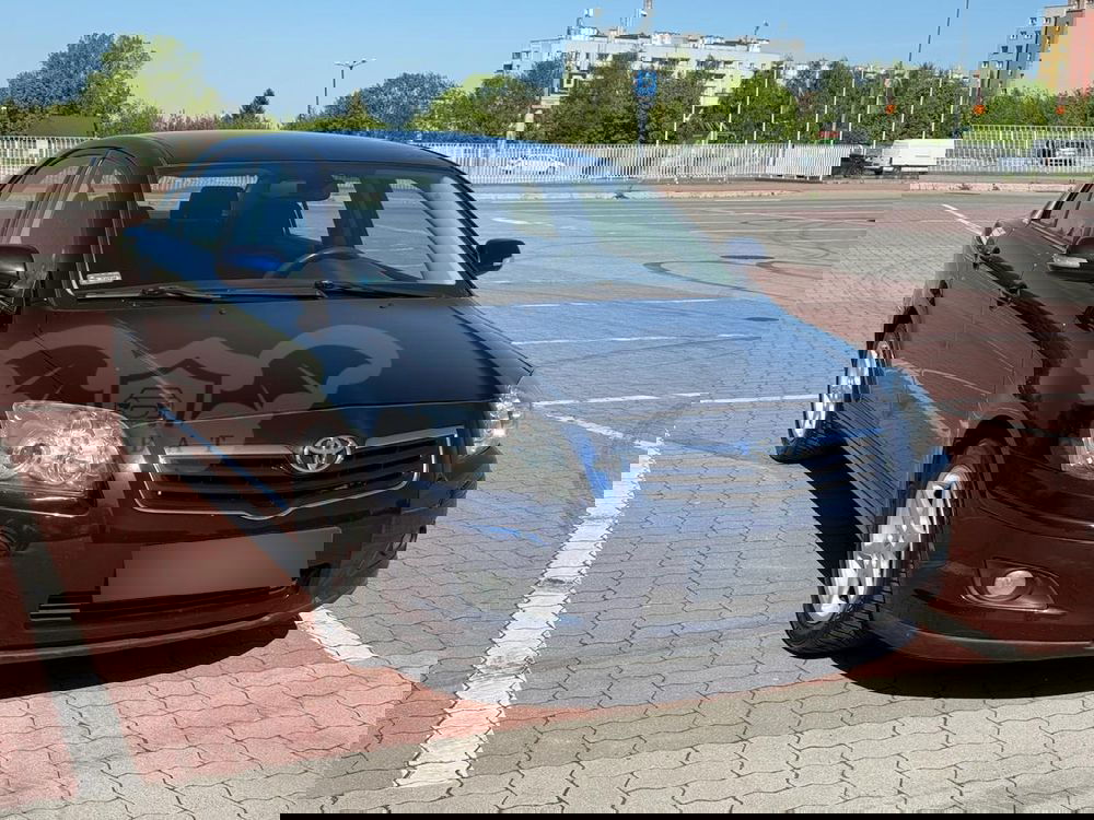 Toyota Avensis II 2.0 D-4D Sol 2007