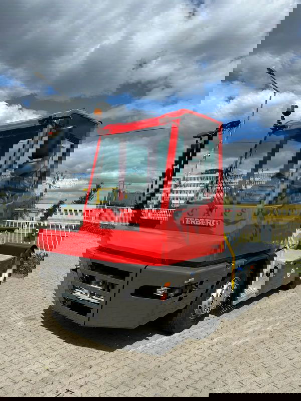Terberg YT Series 2025