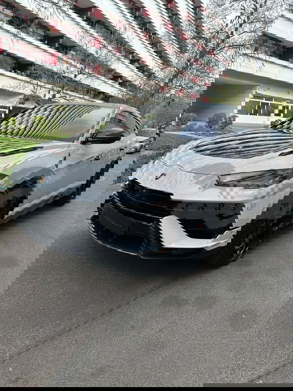Lamborghini Urus 2025