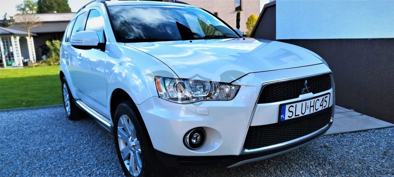 Mitsubishi Outlander II 2.0 2WD Invite 2012