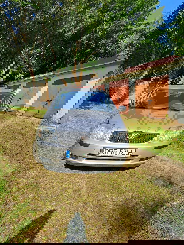 Toyota Corolla Seria E12 2004