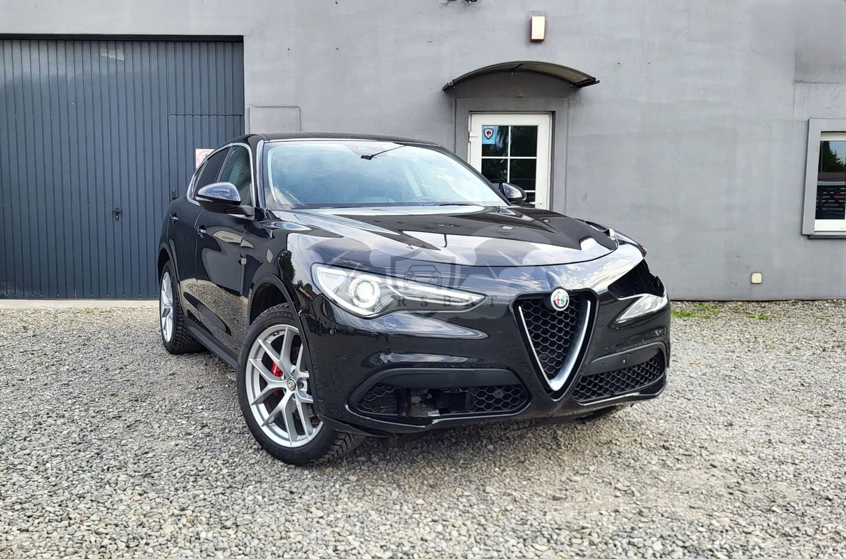 Alfa Romeo Stelvio 2017