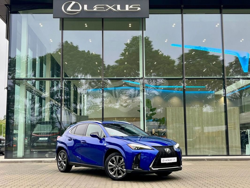 Lexus UX 2024