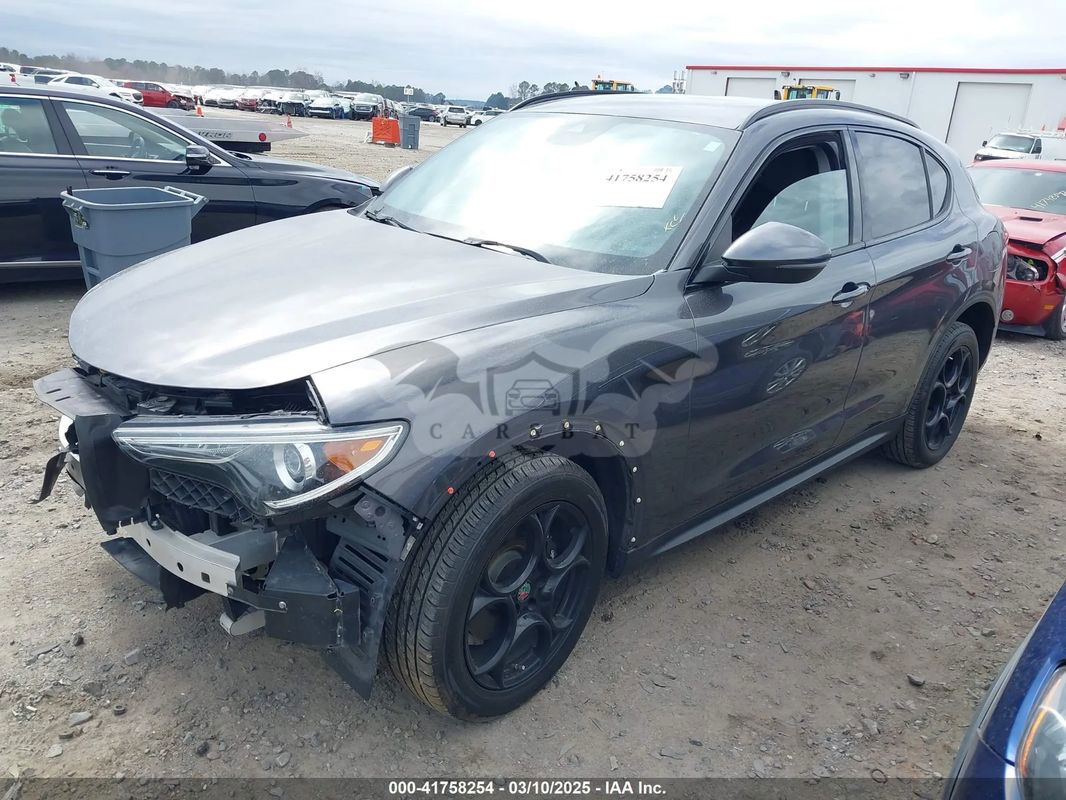Alfa Romeo Stelvio 2.0 Turbo 16V AT8-Q4 Ti 2017