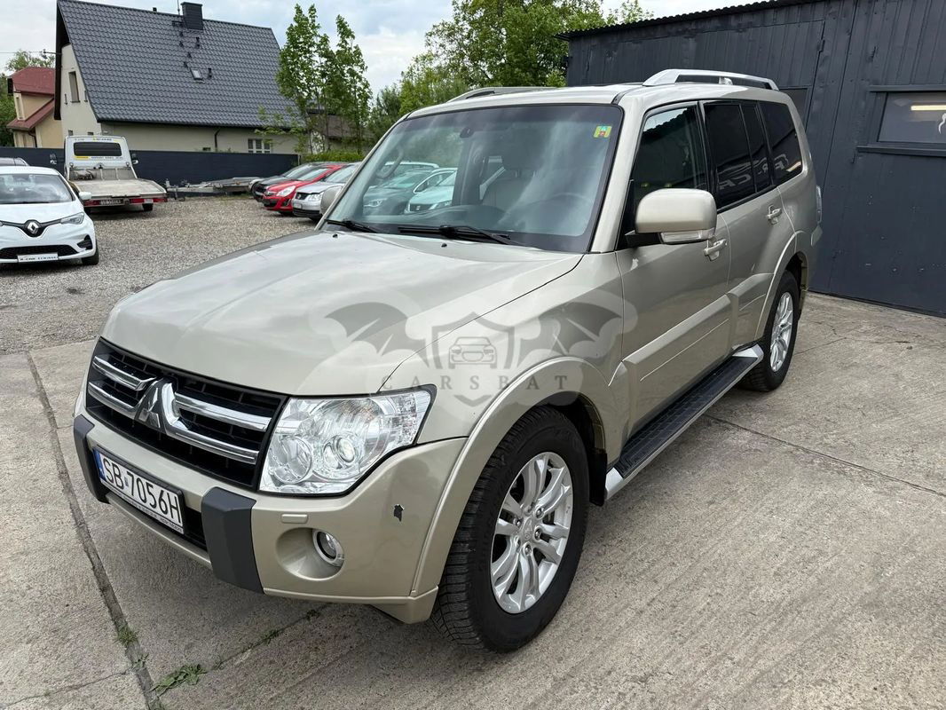 Mitsubishi Pajero IV 2011