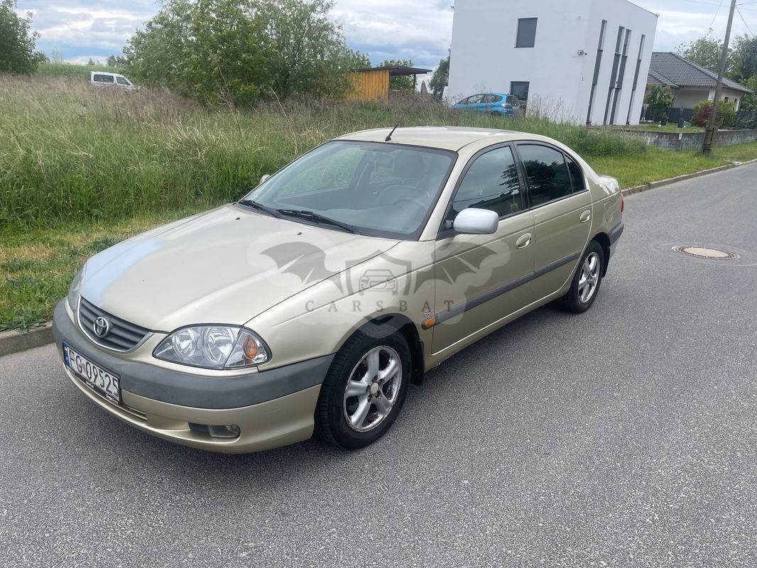 Toyota Avensis I 2.0 VVT-i Sol 2001
