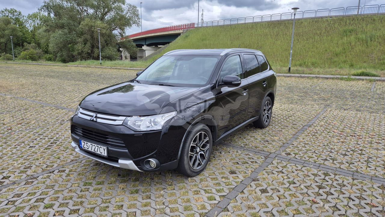Mitsubishi Outlander III 2.2 DID Intense + 2014
