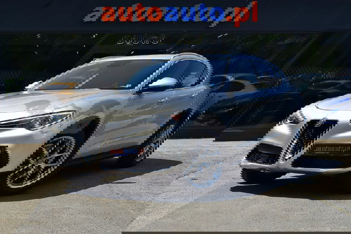 Alfa Romeo Stelvio 2.0 Turbo 16V AT8-Q4 Sprint 2018