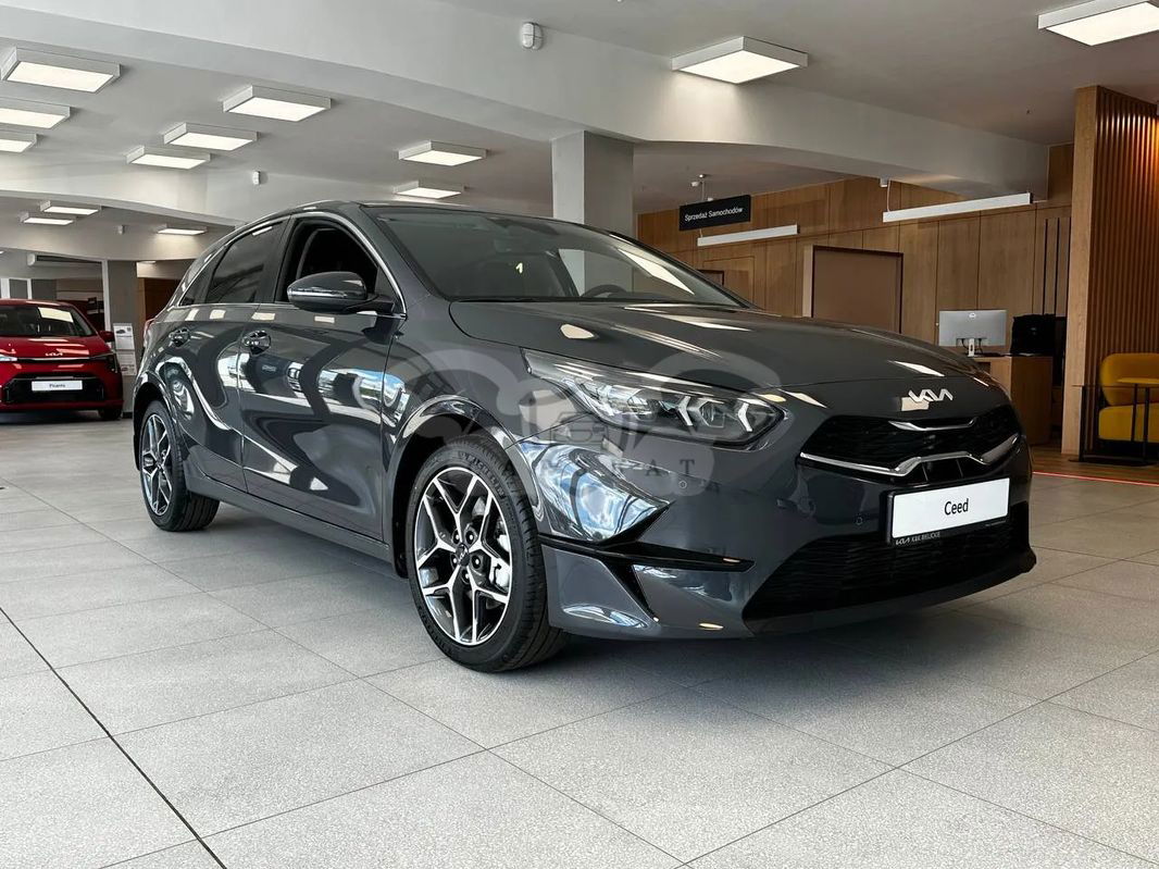 Kia Ceed III 1.5 T-GDI Tribute DCT 2025