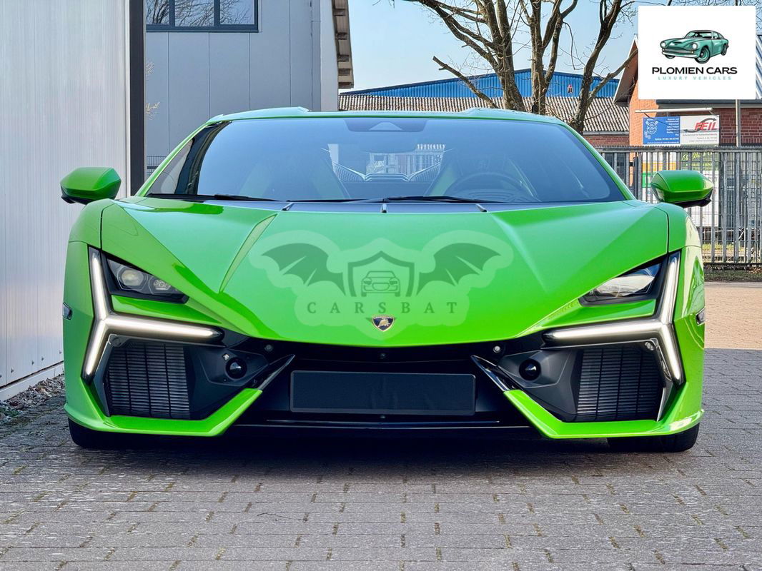 Lamborghini Revuelto 2025