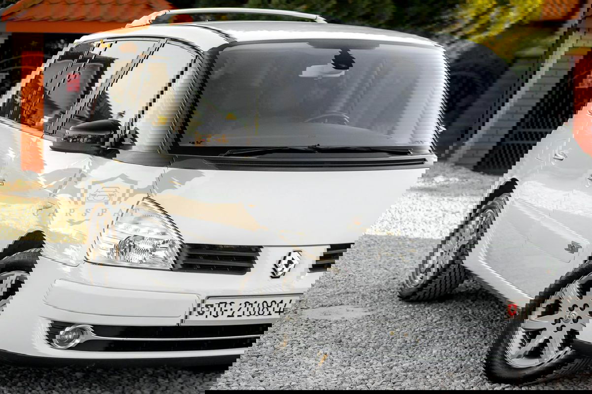 Renault Espace IV 2.0 Dynamique 2011