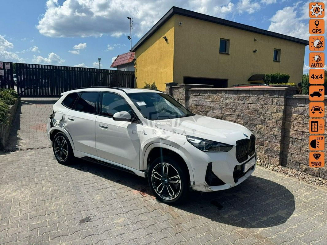 BMW iX1 xDrive30 sport 2023