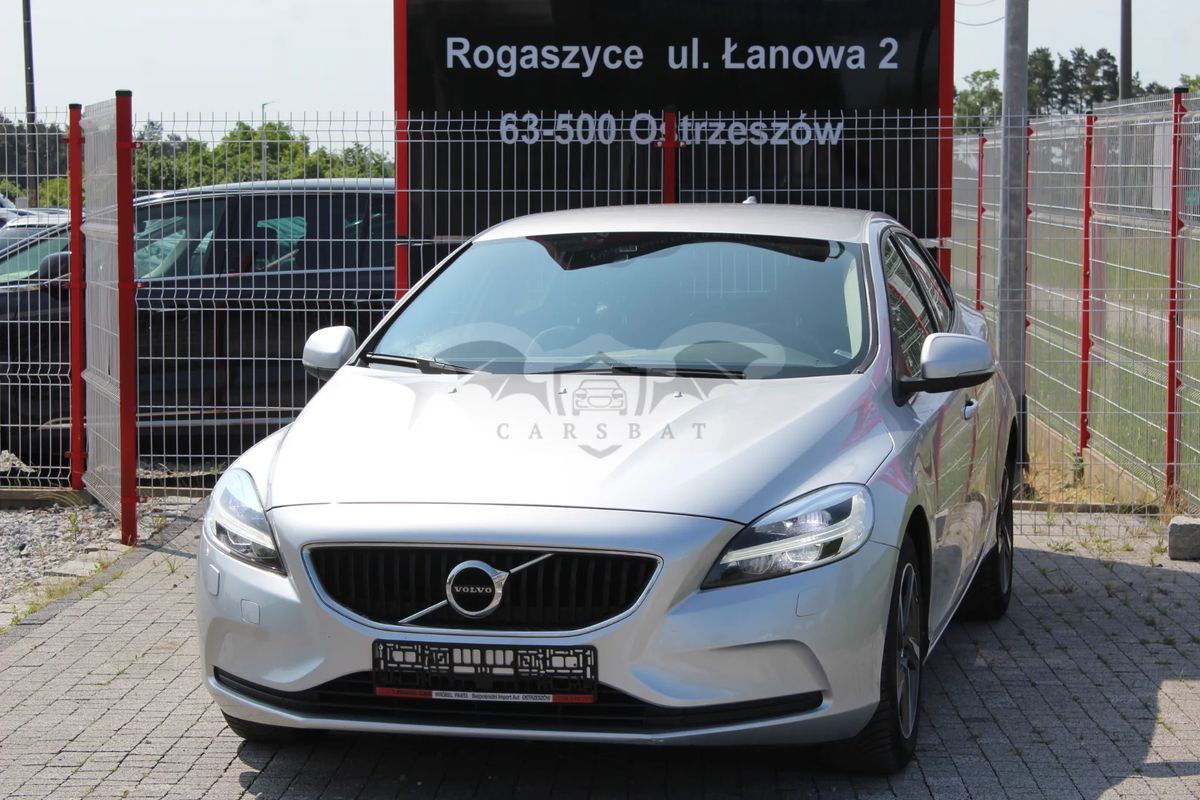 Volvo V40 II D2 Momentum 2017