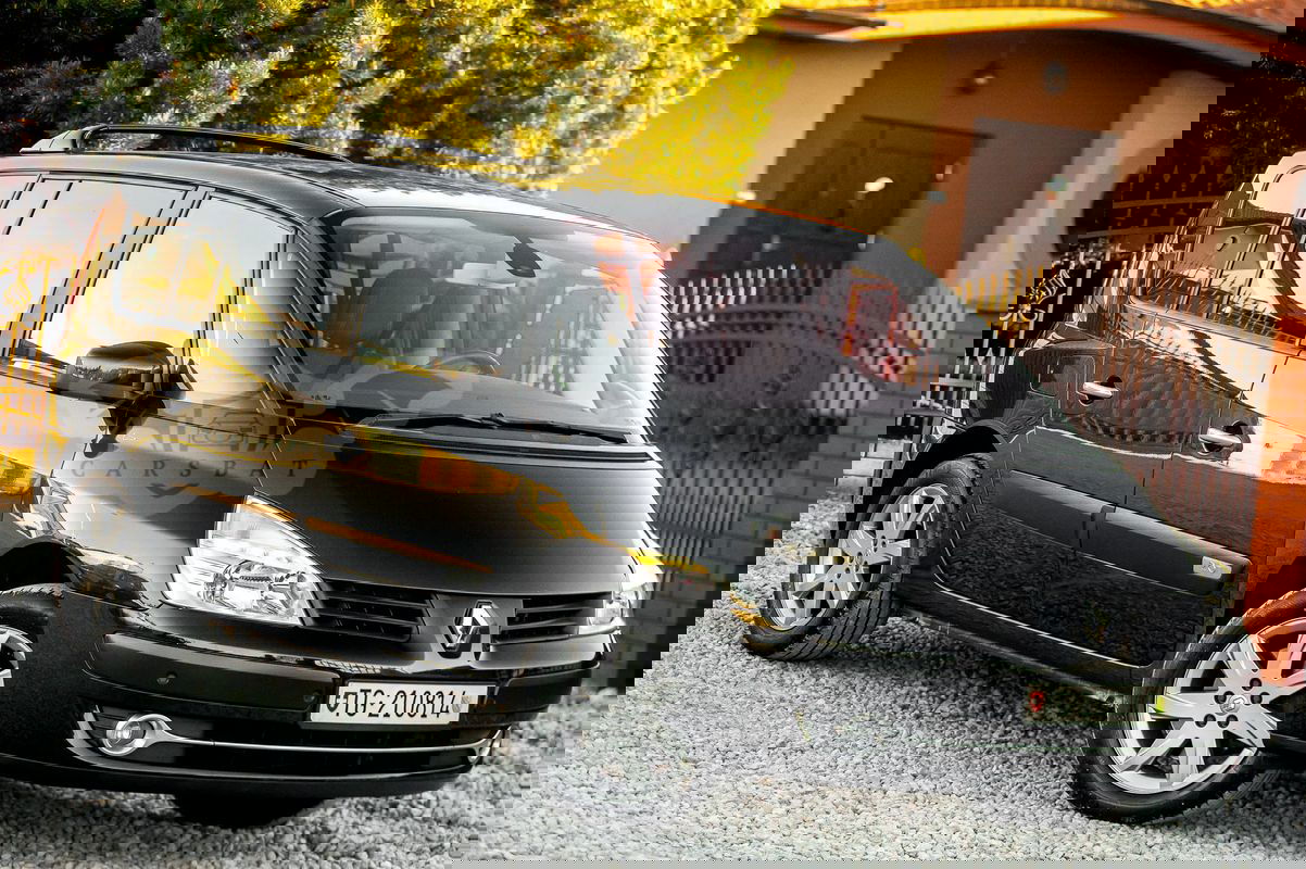 Renault Espace IV 2.0 Dynamique 2012