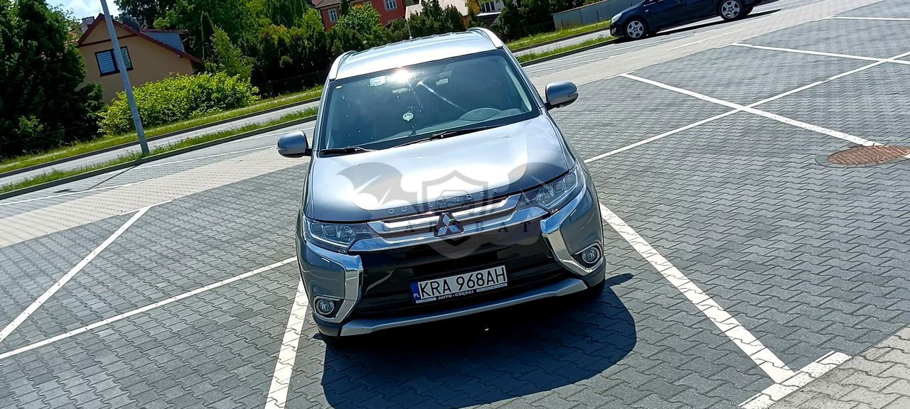 Mitsubishi Outlander III 2.0 Instyle Navi 4WD CVT 2016