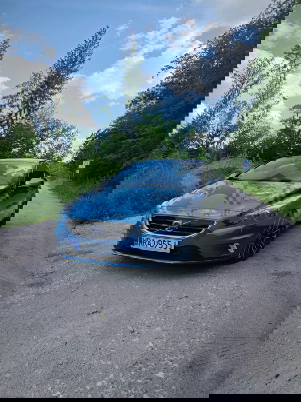 Volvo V40 II D2 Drive-E R-Design Momentum 2015