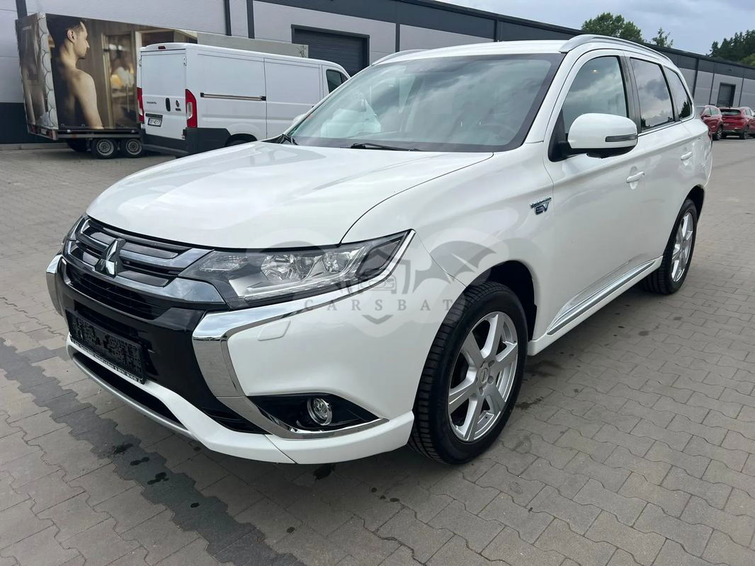 Mitsubishi Outlander III 2.0 4WD Plug-In Hybrid Top 2017