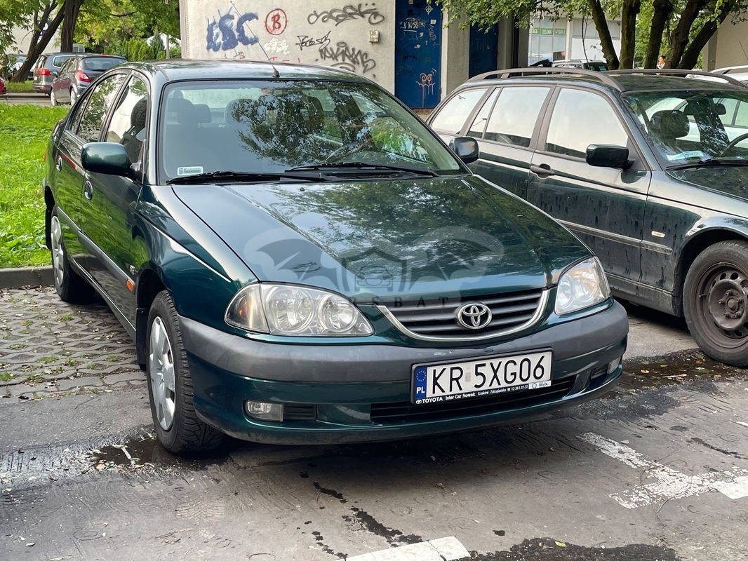 Toyota Avensis I 2.0 VVT-i Sol 2001
