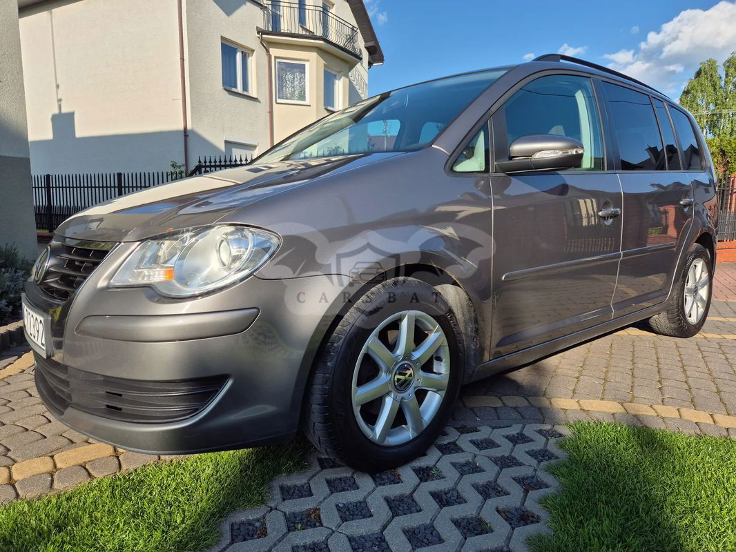 Volkswagen Touran I 1.9 TDI DPF BlueMot Conceptline 2010