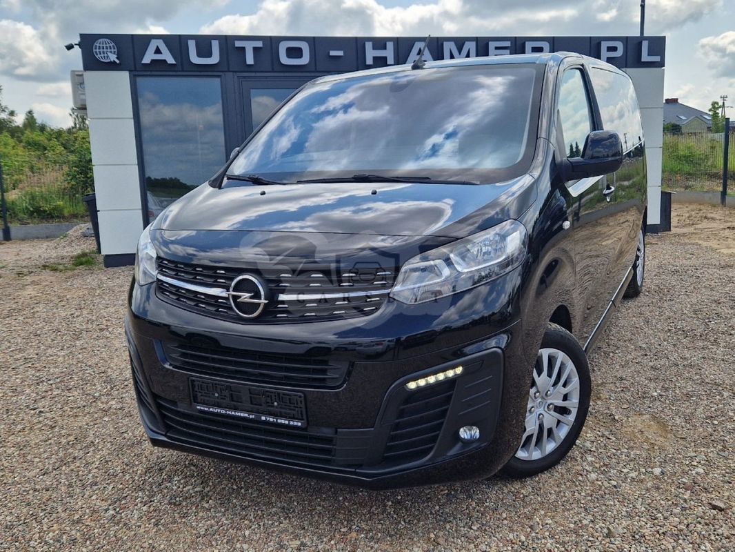 Opel Zafira D 2021