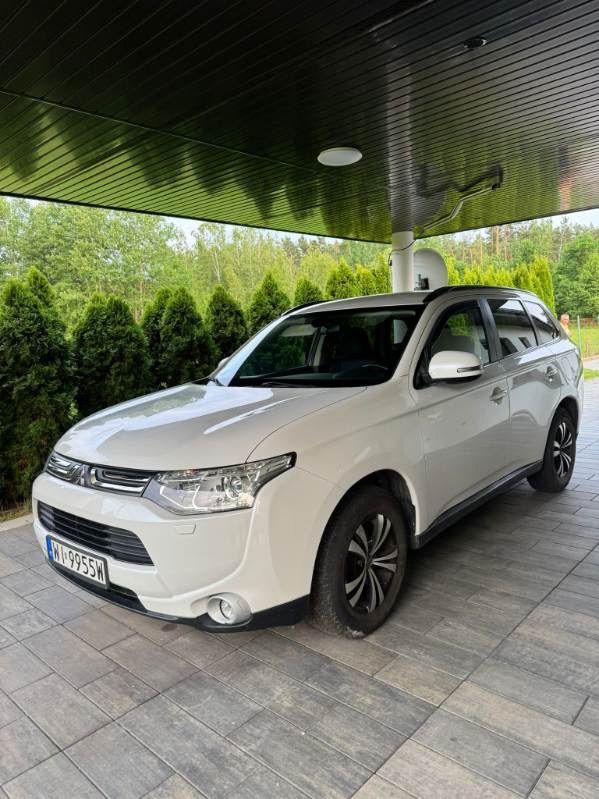 Mitsubishi Outlander III 2.0 Intense 2012