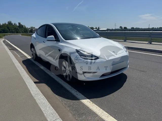 Tesla Model Y Long Range AWD 2024