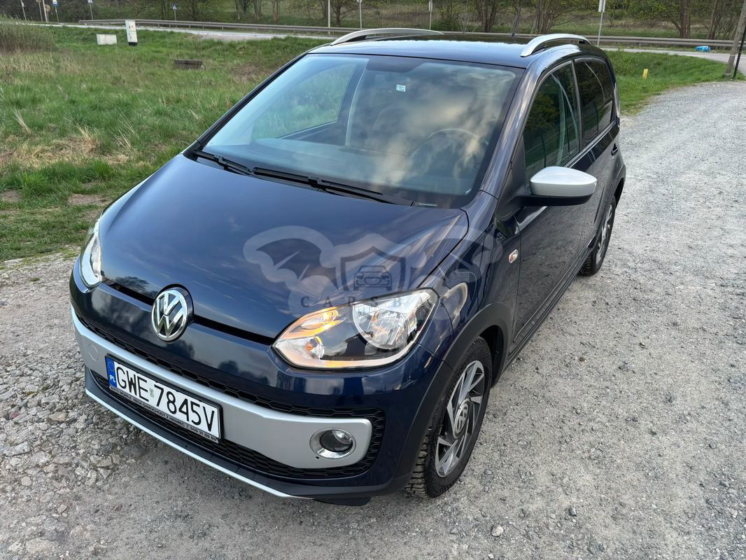 Volkswagen Up! 1.0 cross 2014