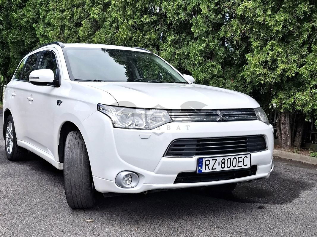 Mitsubishi Outlander III 2.0 4WD Plug-In Hybrid 2014